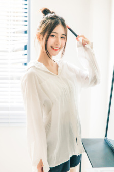 皇上在御花园C了太子妃